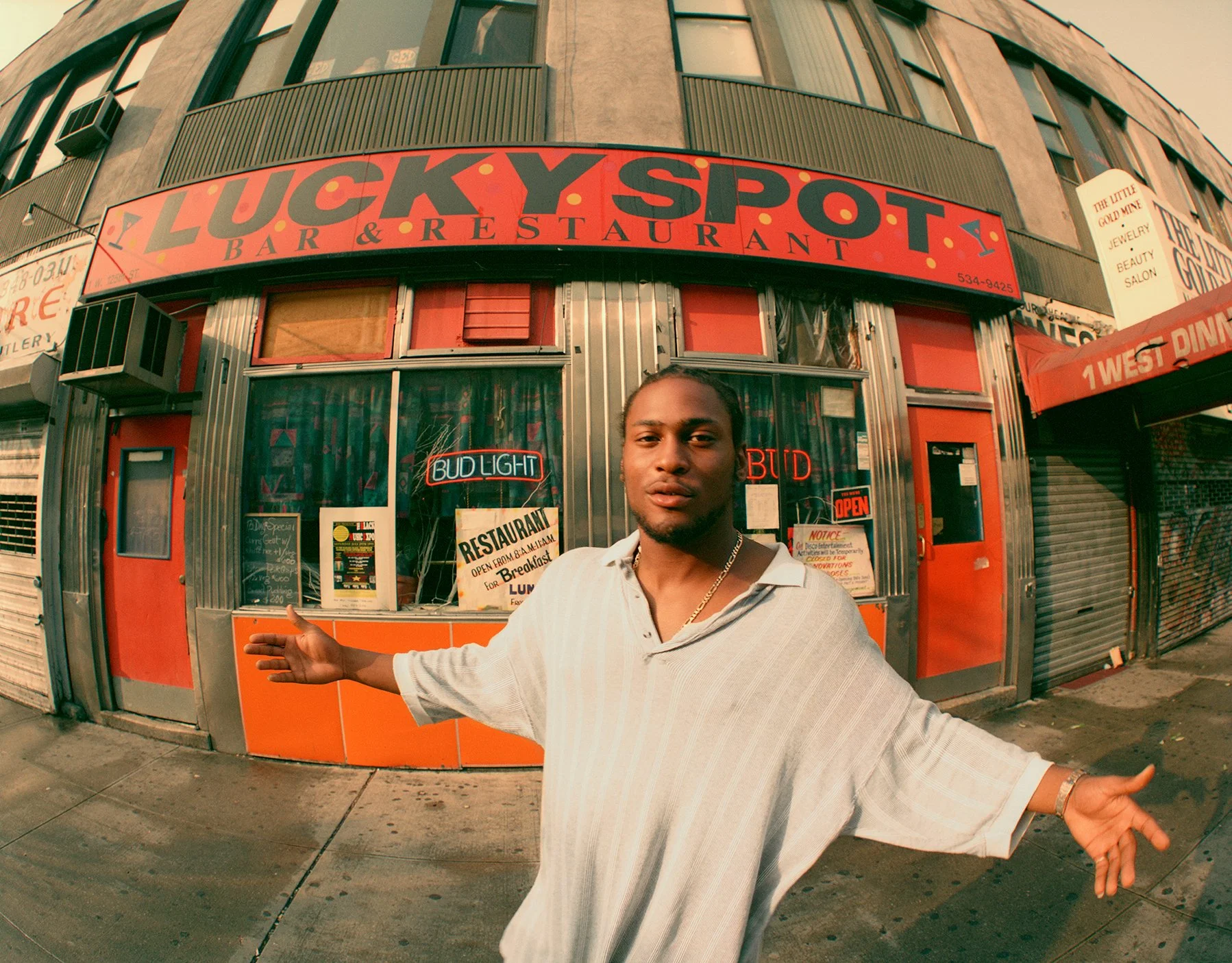 小物 SUPREME 2001 PHOTOGRAPHS BY JAMIL GS SUPREME 2001 PHOTOGRAPHS BY JAMIL GS JAMIL GS